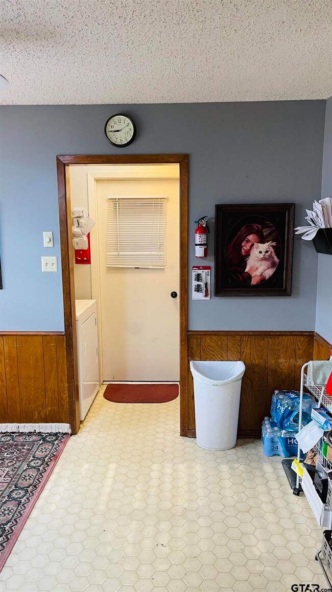 1605 Bowie Cir, Tyler, TX 75701 - photo 7