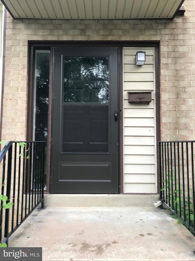 1 Daimler Dr unit 81, Capitol Heights, MD 20743 - photo 3