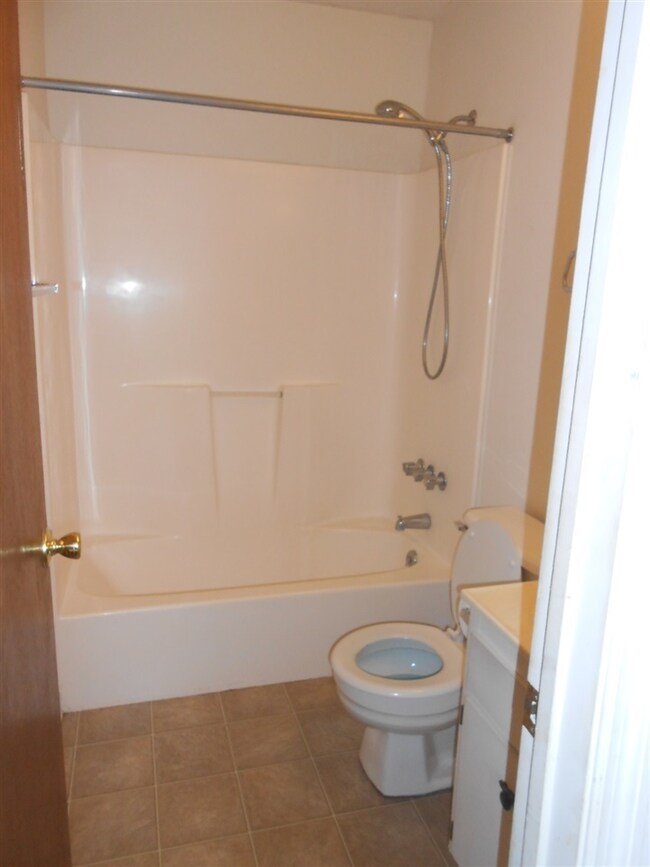 104 Stallion Dr, Jacksonville, NC 28540 - photo 3