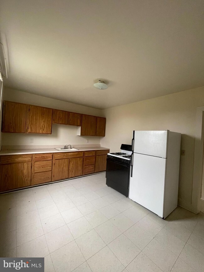 452 W 1st St unit 5, Birdsboro, PA 19508 - photo 6