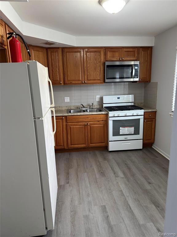 29270 Tessmer Ct unit 74, Madison Heights, MI 48071 - photo 4