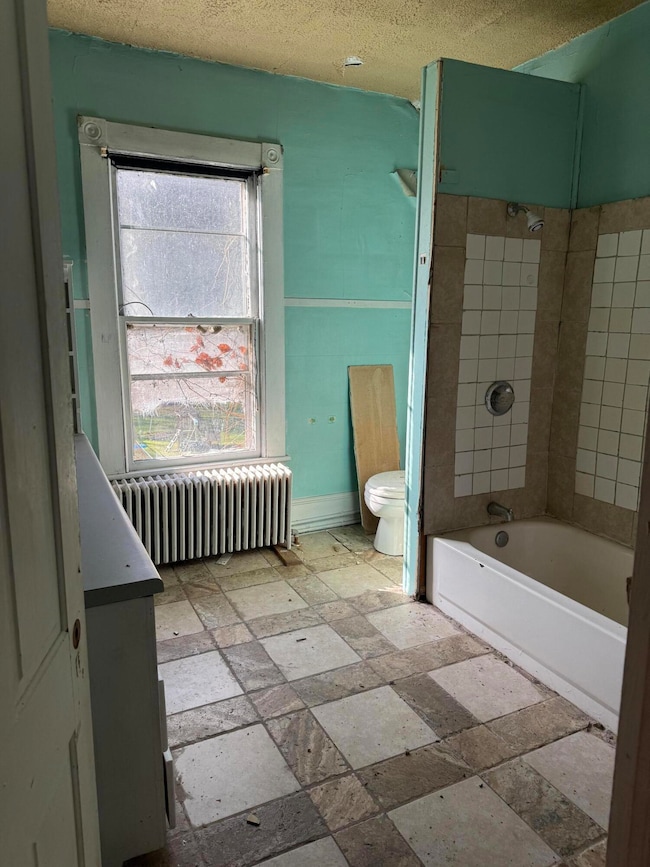 605 Roxbury St, Clifton Forge, VA 24422 - photo 6