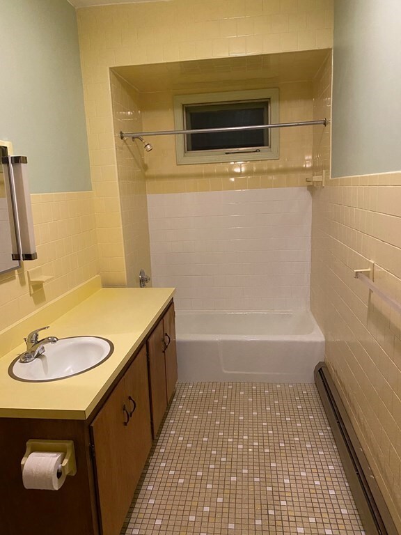 517 Charles St unit 2, Fall River, MA 02724 - photo 5