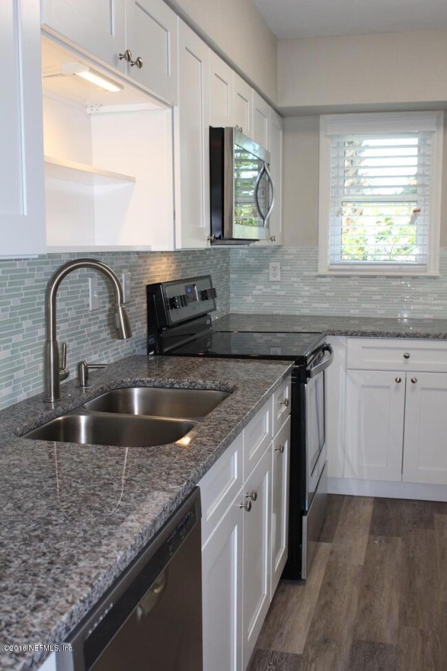 126 13th Ave S unit 9, Jacksonville Beach, FL 32250 - photo 5