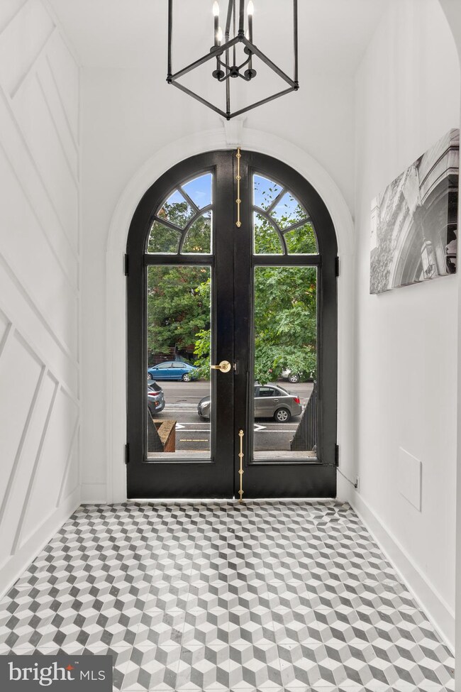 1412 15th St NW unit 1, Washington, DC 20005 - photo 2