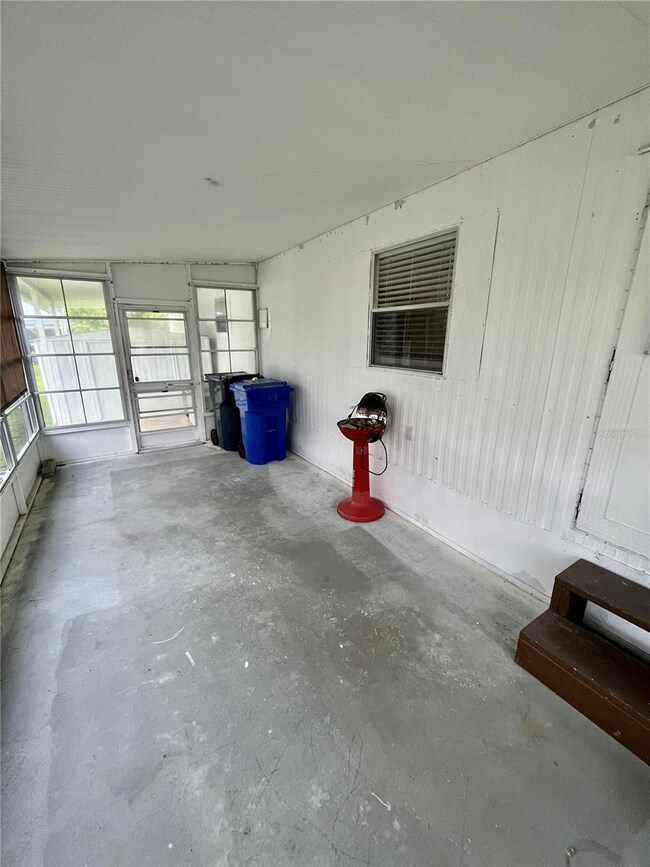 121 Saint Martins Way, Apollo Beach, FL 33572 - photo 4