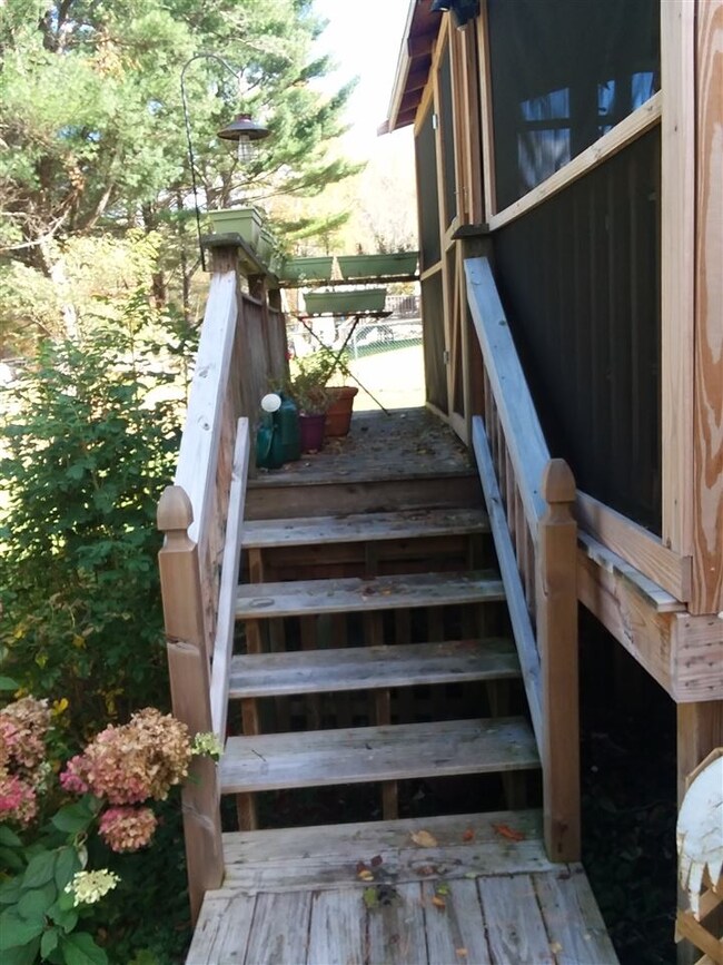 9 Blandin St, Bethlehem, NH 03574 - photo 6