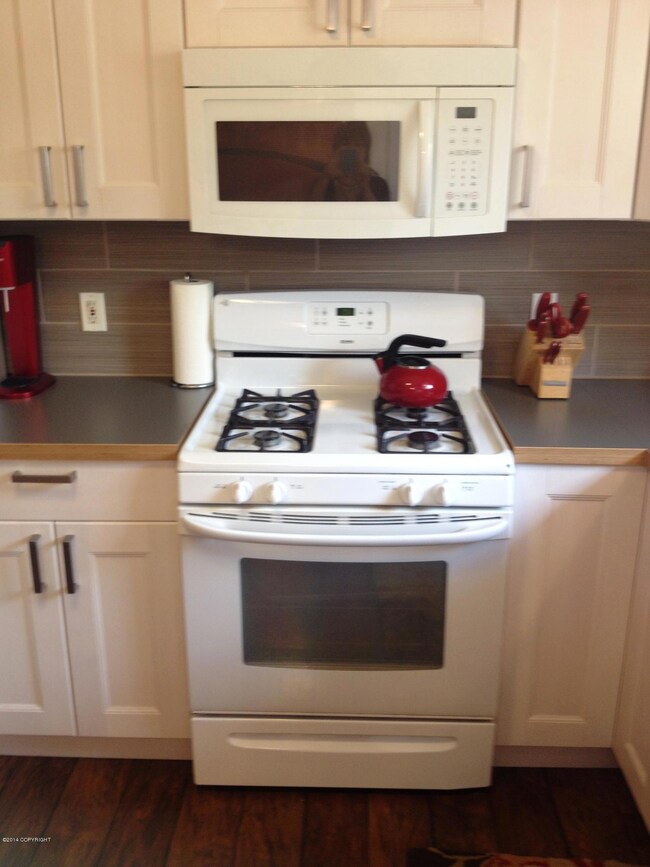 kitchen 4 gas stove