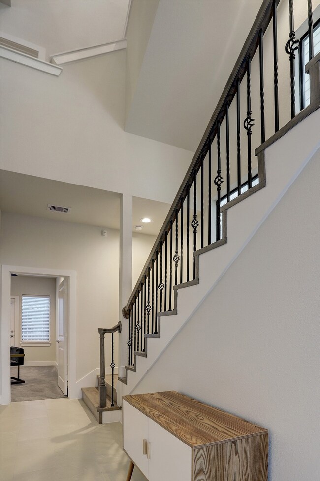 4504 Trevor Park Ln, Houston, TX 77018 - photo 4