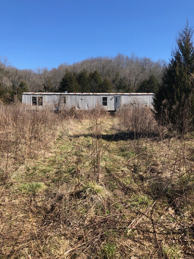 327 Field Dr, Linden, TN 37096 - photo 2