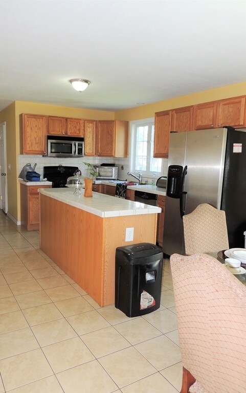 30 Benham St, Springfield, MA 01109 - photo 6