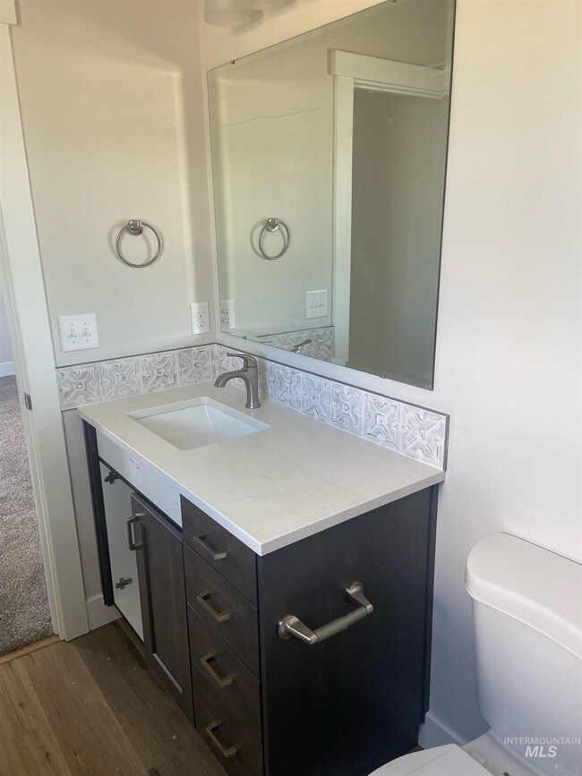 532 W Arizona Ave, Homedale, ID 83628 - photo 5