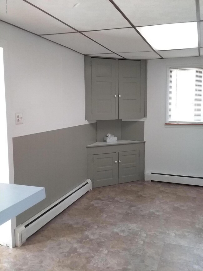 19 W Ridge St, Coaldale, PA 18218 - photo 7