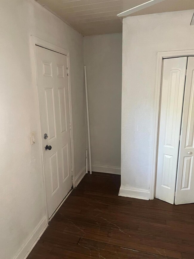 1009 18th St, West Palm Beach, FL 33407 - photo 2