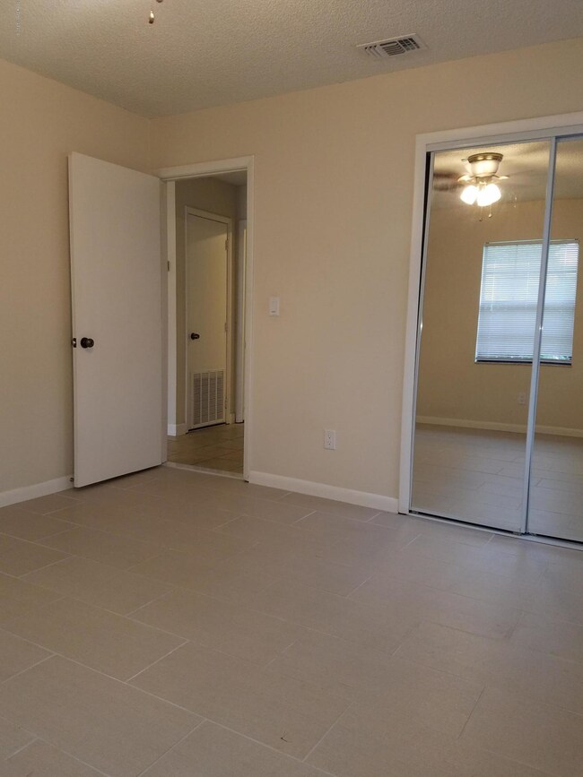1537 Magnolia 1st bedroom