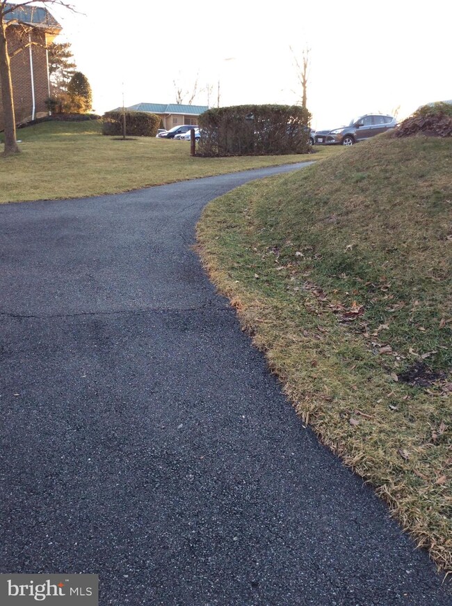 3632 Gleneagles Dr unit 81G, Silver Spring, MD 20906 - photo 2