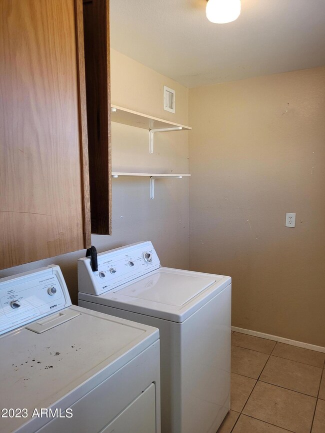 7548 E Carol Cir, Mesa, AZ 85208 - photo 3