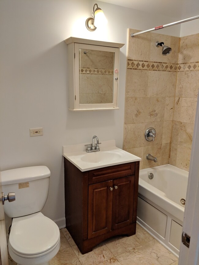 6458 N Fairfield Ave unit 3, Chicago, IL 60645 - photo 6