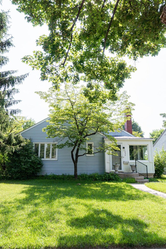 1030 Vernon Rd, Columbus, OH 43209 - photo 4