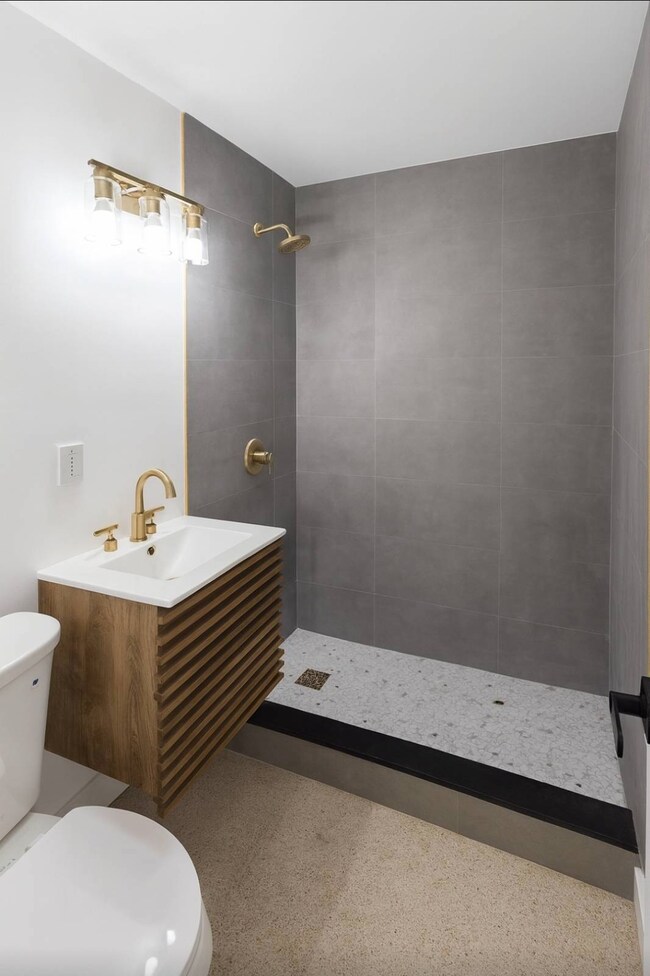 141 W 31st St unit 1, Hialeah, FL 33012 - photo 4