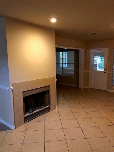 8411 Battleoak Dr, Houston, TX 77040 - photo 4