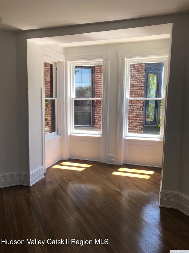 420 Warren St unit 2R, Hudson, NY 12534 - photo 6