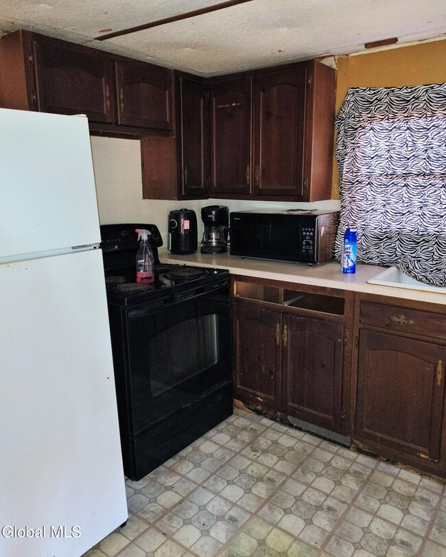 121 Bushnell Rd, Mayfield, NY 12117 - photo 7