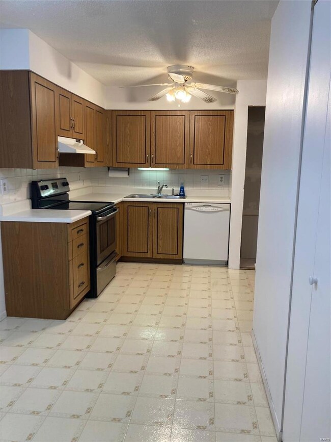 Lovely kitchen ready for your home cooking