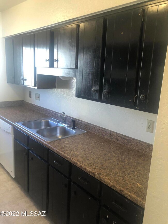 3528 N Tucson Blvd, Tucson, AZ 85716 - photo 4