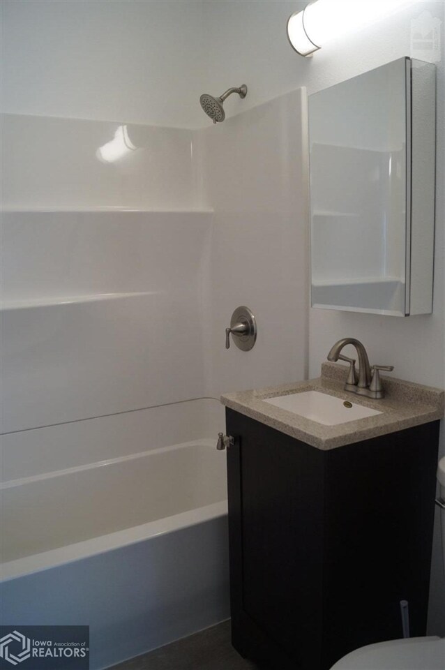 1001 W 6th St S, Newton, IA 50208 - photo 7