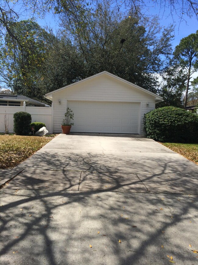 1204 Jamaica Ct, Jacksonville, FL 32216 - photo 4