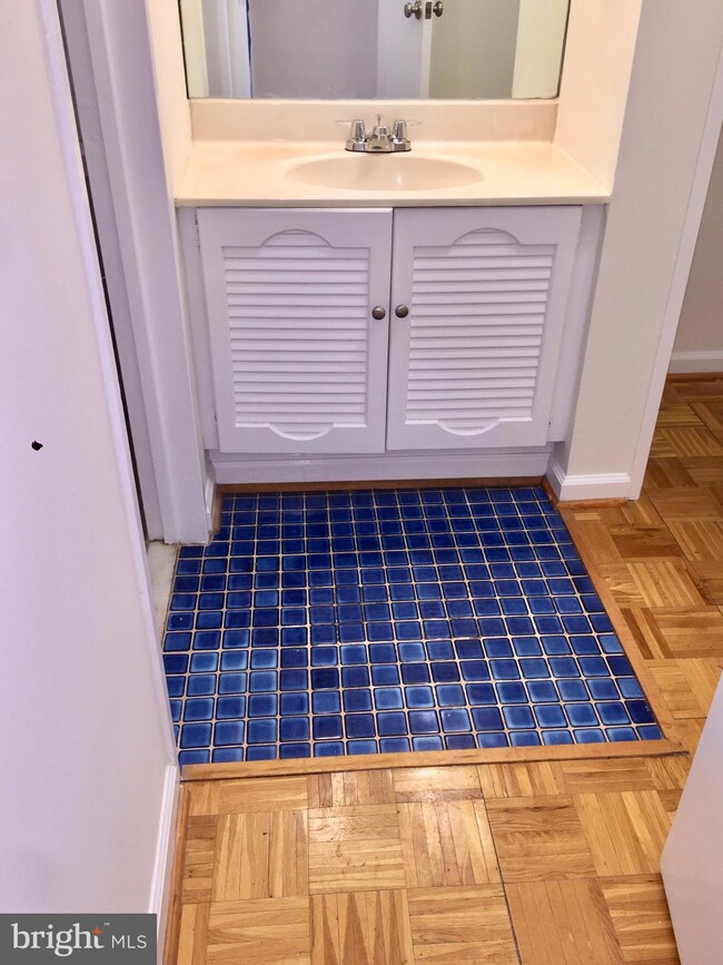 Dupont East Condominium unit 202, Washington, DC 20036 - photo 6