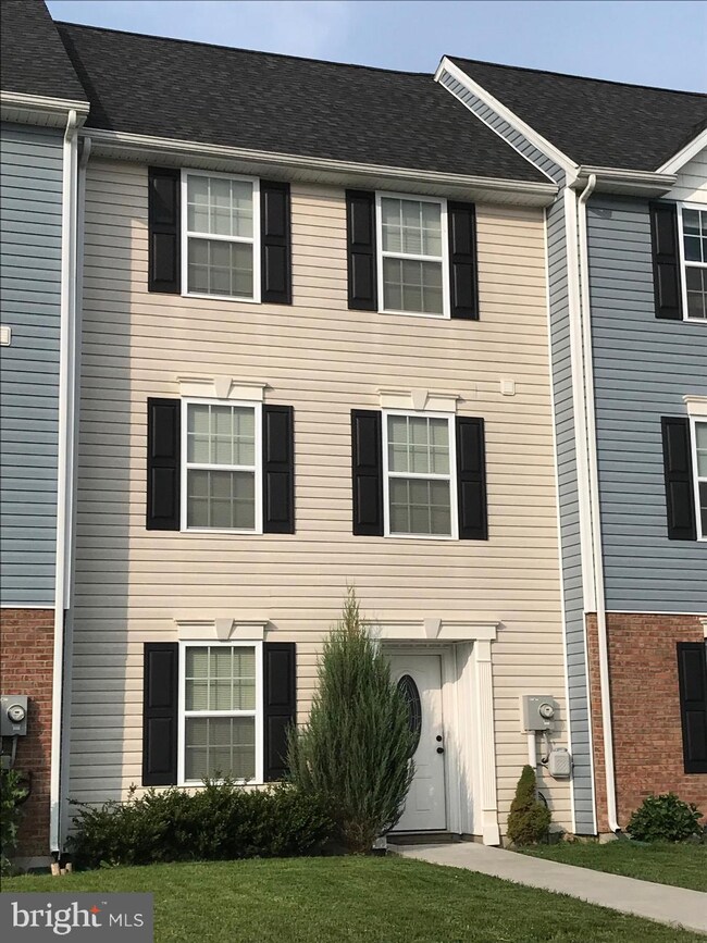 27 Hanger Ct, Inwood, WV 25428 - photo 6