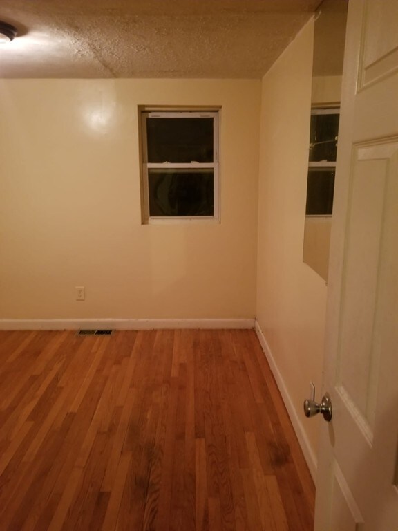 7 Russell St, Everett, MA 02149 - photo 7