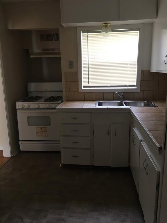 5023 Marietta Ln, Houston, TX 77021 - photo 5