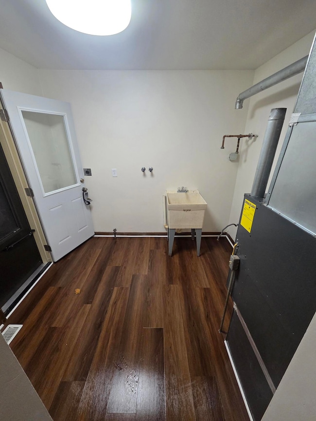 812 W Daumer Rd unit C3, Kouts, IN 46347 - photo 4