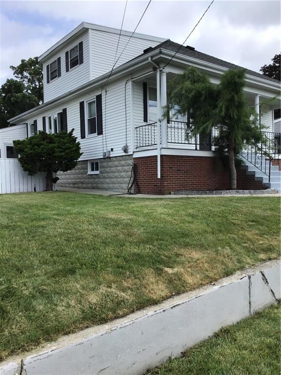 70 Fountain Ave, Cranston, RI 02920 - photo 4