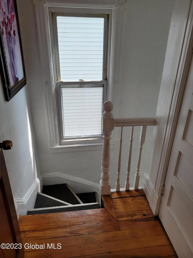 431 Bradford St unit 2, Albany, NY 12206 - photo 3