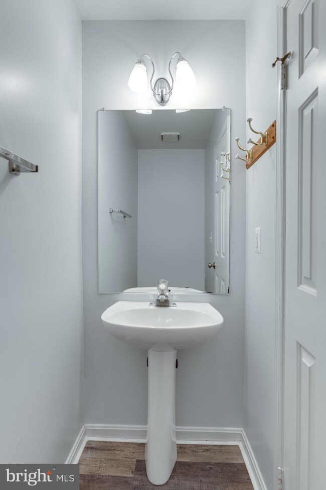 7626 Monitor Ct, Manassas, VA 20109 - photo 5