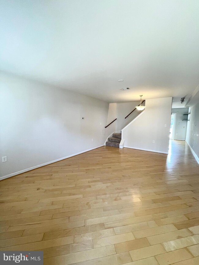 806 Mews Ln, Frederick, MD 21701 - photo 4