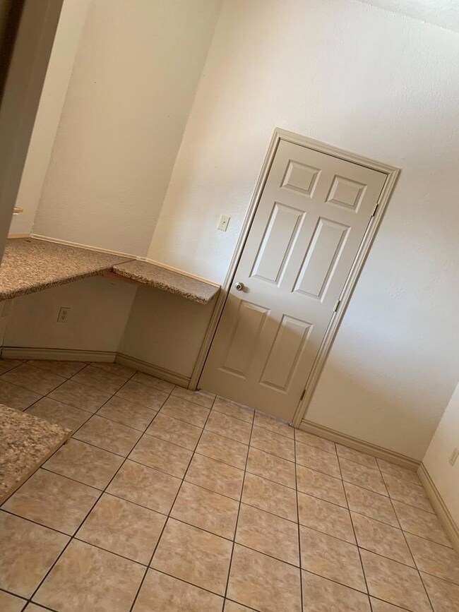 2483 Second St unit D, Eagle Pass, TX 78552 - photo 4