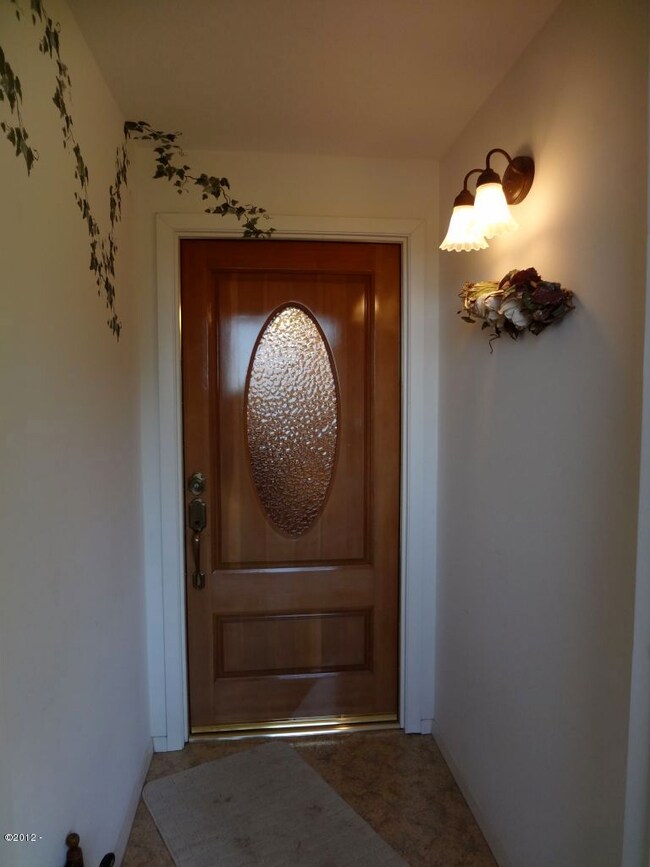 1626 SE Oar Dr, Lincoln City, OR 97367 - photo 4