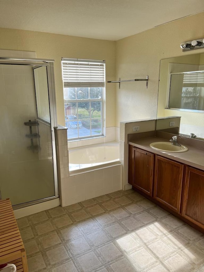 2977 Langdon Ln N, Kissimmee, FL 34741 - photo 2