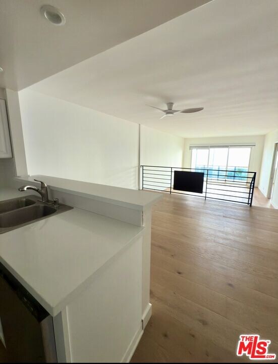 18071 Coastline Dr unit 16, Malibu, CA 90265 - photo 7
