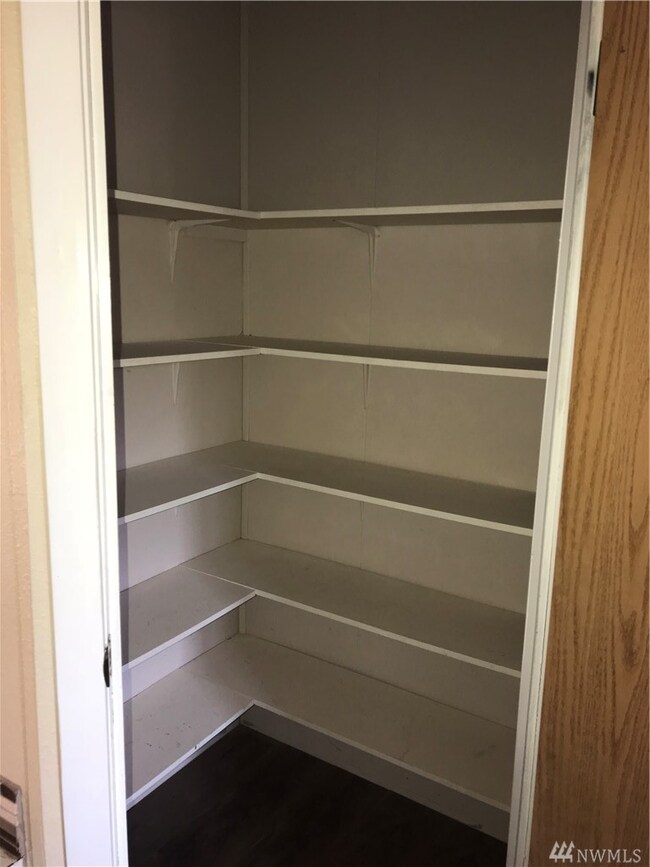 17038 Linden Ct SE, Yelm, WA 98597 - photo 5