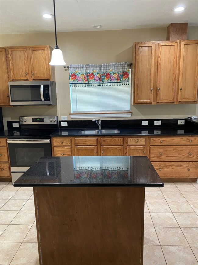 5814 Stuebner Airline Rd, Houston, TX 77091 - photo 3