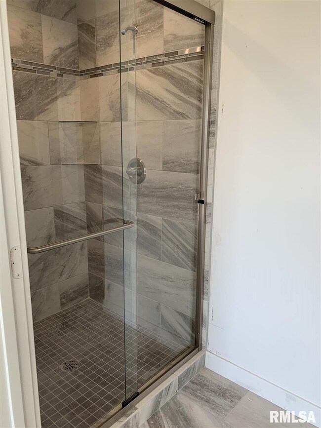 15 Cait Dr, Eldridge, IA 52748 - photo 6