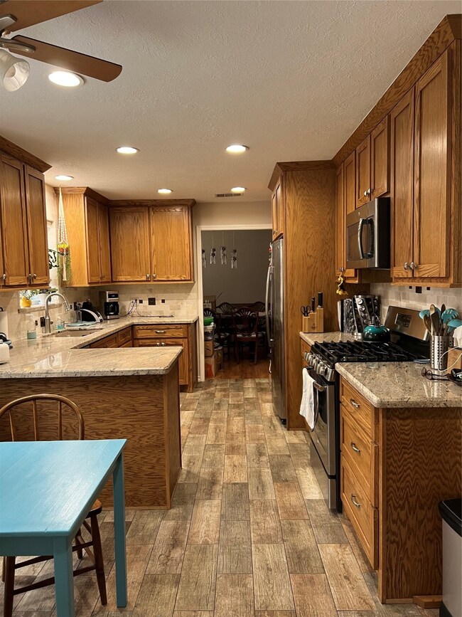 15106 Stillcreek Dr, Houston, TX 77070 - photo 2