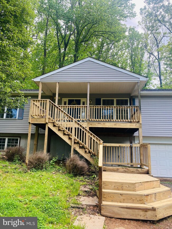 128 Orchard Lagoon Dr, Linden, VA 22642 - photo 3