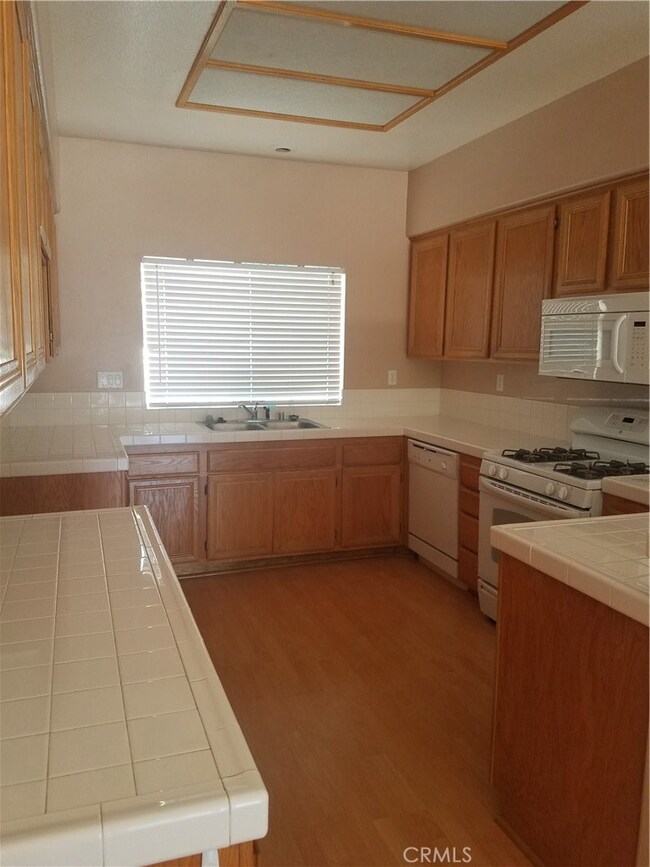 620 E Cabernet Ct, Upland, CA 91786 - photo 3